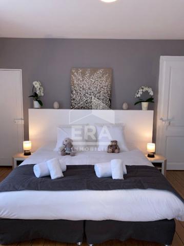 Maison de Grand Standing à Bruyères - 6 Chambres, 243 m²