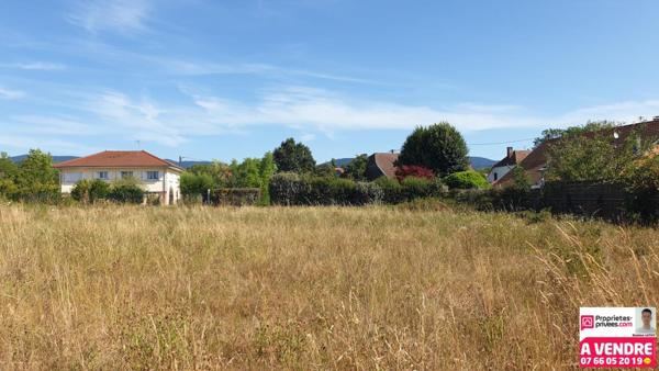 Terrain 703 m²
