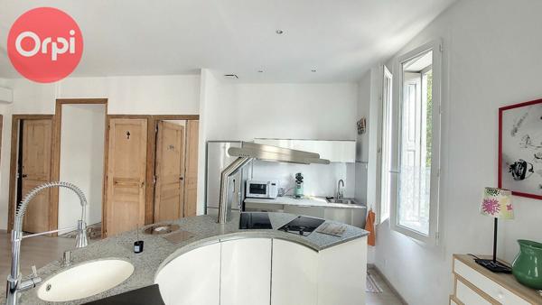 Immeuble à vendre    4 pièces •  Perpignan