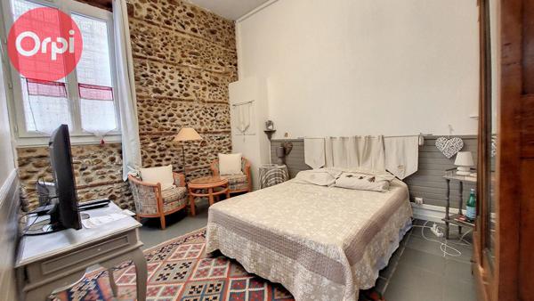 Immeuble à vendre    4 pièces •  Perpignan