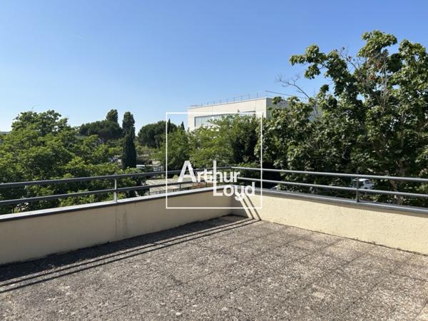 Bureaux à louer à Toulouse avec terrasse privative et accès métro