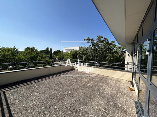 Bureaux à louer à Toulouse avec terrasse privative et accès métro