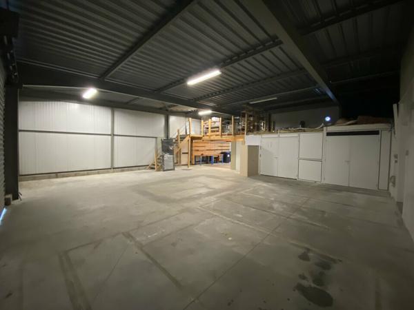 Bureaux à vendre à Valence avec entrepôt et parkings, nombreux extérieurs
