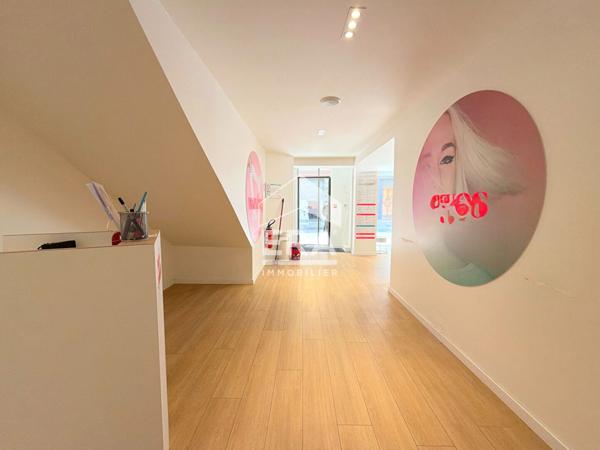 A LOUER 84120 PERTUIS CENTRE - LOCAL COMMERCIAL D'ENVIRON 118M²