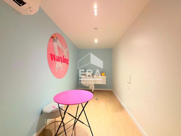 A LOUER 84120 PERTUIS CENTRE - LOCAL COMMERCIAL D'ENVIRON 118M²
