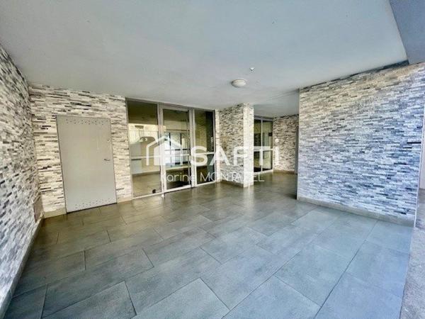 métro à 3 minutes à pied, commerces à proximité