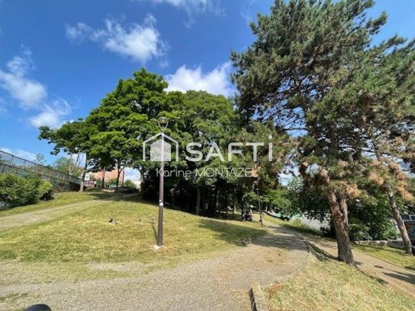 métro à 3 minutes à pied, commerces à proximité