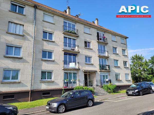 GROSLAY,

Dans une copropriété bien entretenue, ...