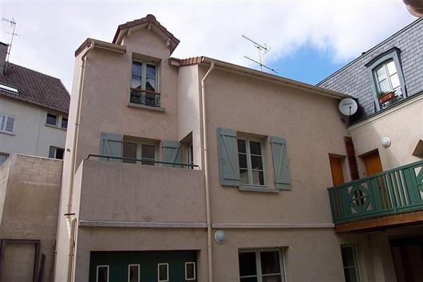 Groslay centre ville

Appartement F3 au premier étage ...