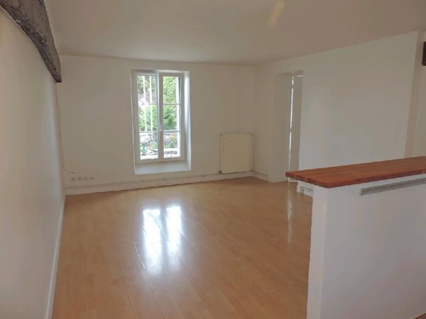 Groslay centre ville

Appartement F3 au premier étage ...