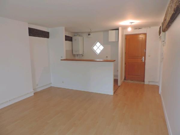 Groslay centre ville

Appartement F3 au premier étage ...