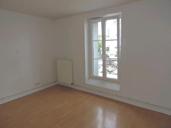 Groslay centre ville

Appartement F3 au premier étage ...