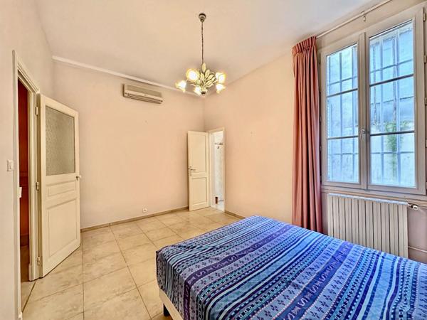 Installer vos bureaux ici !! 168m² à Avignon Intra muros