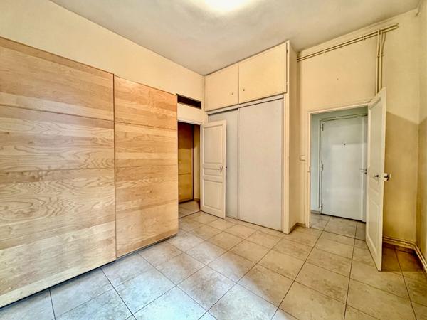 Installer vos bureaux ici !! 168m² à Avignon Intra muros