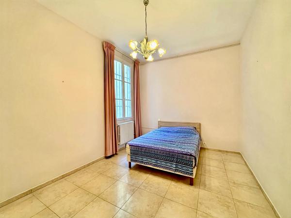 Installer vos bureaux ici !! 168m² à Avignon Intra muros