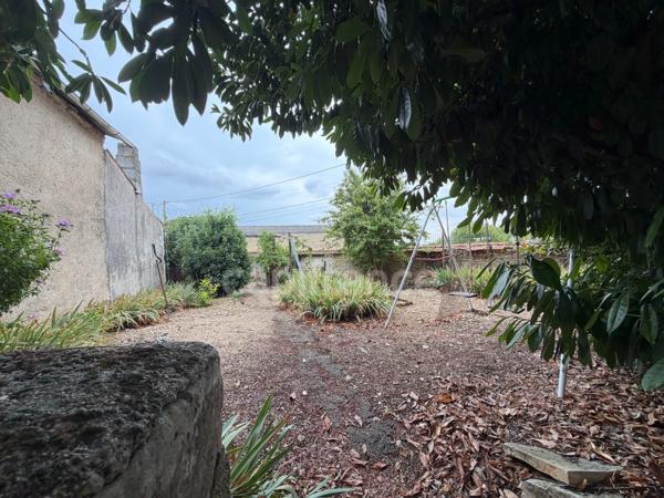 Ensemble de maisons anciennes à rénover d'environ 180m² à Neuville de Poitou (86)
