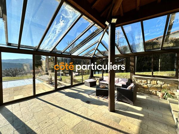 Vente Maison221 m² - 7 Pièces - COUBON (43700)