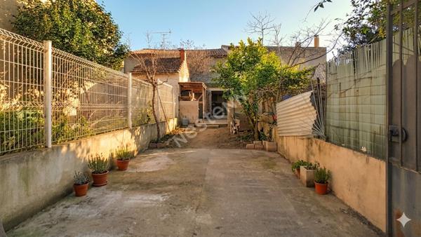 Charmante Maison de Ville avec terrain à Châteauneuf-les-Martigues !