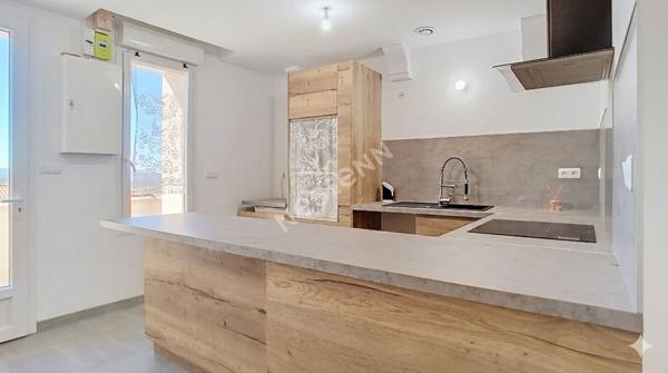 Charmante Maison de Ville avec terrain à Châteauneuf-les-Martigues !