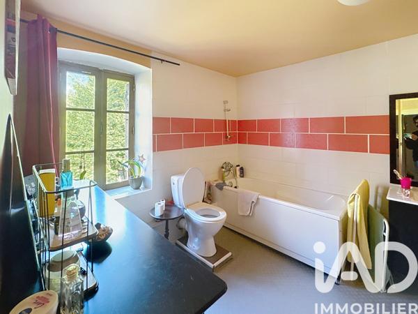 Maison à vendre 6 pièces 165 m² Saint-Amant-Roche-Savine