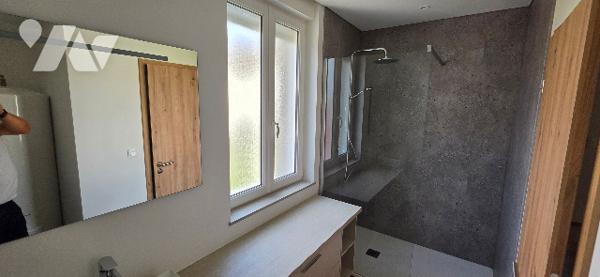 Bel appartement duplex T4 entièrement rénové – 3 chambres – Suite parentale – Terrasse – Cheminée