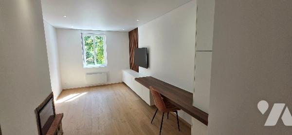 Bel appartement duplex T4 entièrement rénové – 3 chambres – Suite parentale – Terrasse – Cheminée
