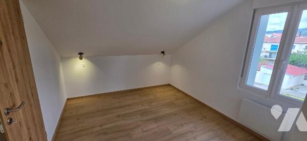 Bel appartement duplex T4 entièrement rénové – 3 chambres – Suite parentale – Terrasse – Cheminée