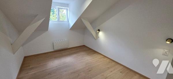 Bel appartement duplex T4 entièrement rénové – 3 chambres – Suite parentale – Terrasse – Cheminée