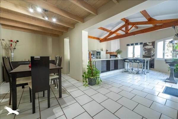 Maison à vendre |  Le Château-d'Oléron |  5 pièces | 135 m²