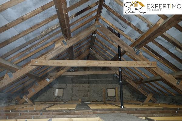 Menat (63560) Menat Projet de rénovation : vaste maison familiale avec atelier