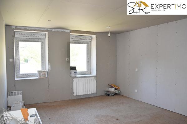 Menat (63560) Menat Projet de rénovation : vaste maison familiale avec atelier