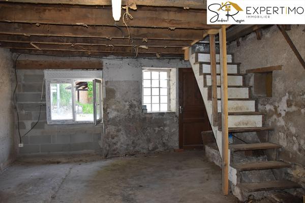 Menat (63560) Menat Projet de rénovation : vaste maison familiale avec atelier