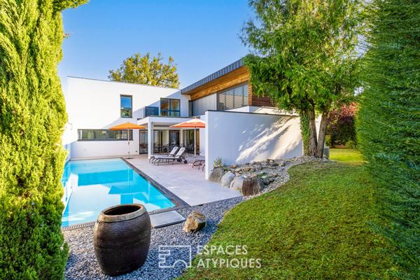 Maison contemporaine et sa piscine au coeur du Rebberg