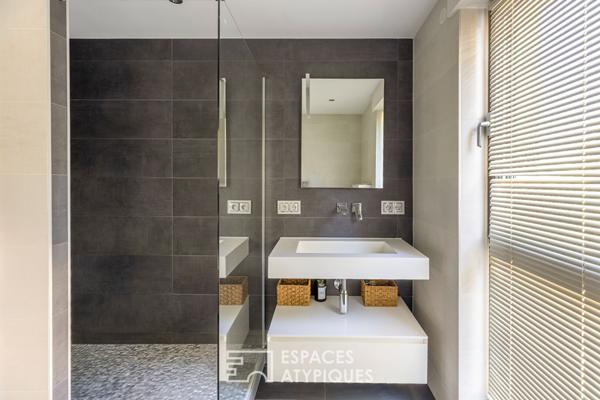 Maison contemporaine et sa piscine au coeur du Rebberg