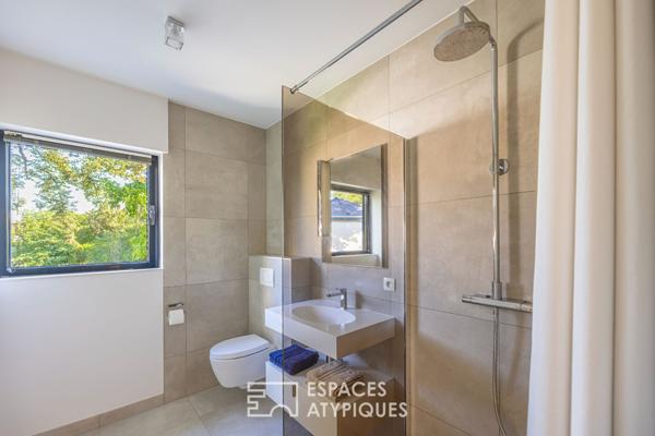 Maison contemporaine et sa piscine au coeur du Rebberg