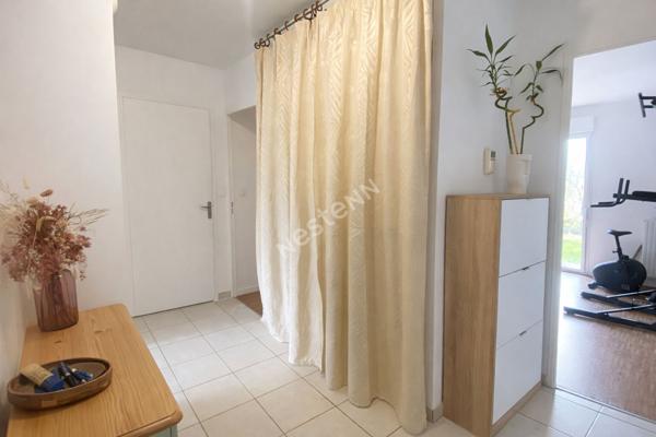 BETTON A vendre appartement rez-de-jardin 4 pièces de 77 m², 3 chambres, garage fermé et place de parking, extérieur de 48m²