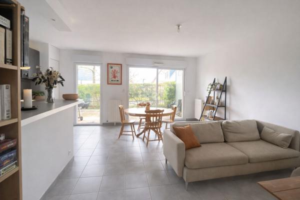 BETTON A vendre appartement rez-de-jardin 4 pièces de 77 m², 3 chambres, garage fermé et place de parking, extérieur de 48m²