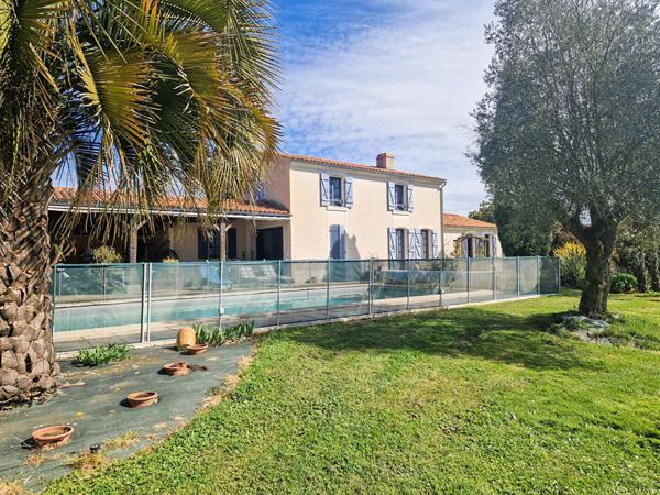 Vente Maison LUCON (85400) - 9 pièces - 246 m² |