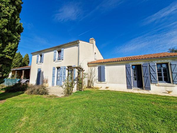 Vente Maison LUCON (85400) - 9 pièces - 246 m² |