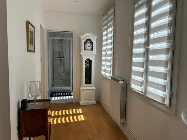 Appartement à vendre    5 pièces •  Rochefort