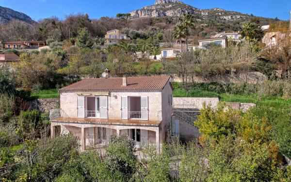 Maison à vendre    8 pièces • 152 m2 Saint-Jeannet