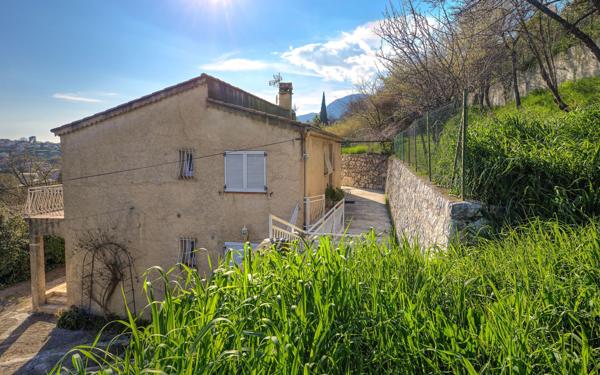 Maison à vendre    8 pièces • 152 m2 Saint-Jeannet