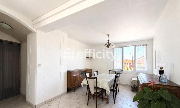 Appartement
         4 pièces
        - 78 m² Exclusivité 64 000 € *