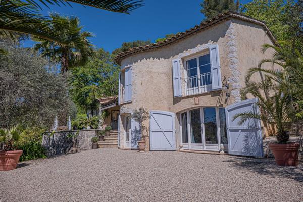 Maison d’architecte pleine de charme – LE ROURET
