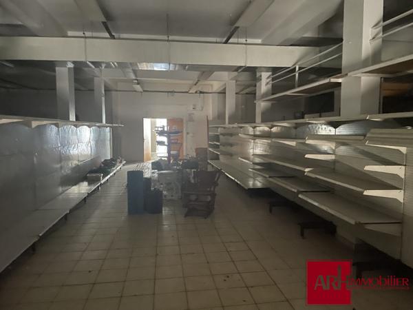 ST PIERRE Centre-ville - LOCAL COMMERCIAL