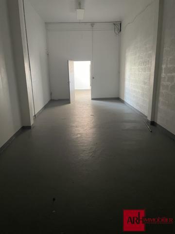 ST PIERRE Centre-ville - LOCAL COMMERCIAL