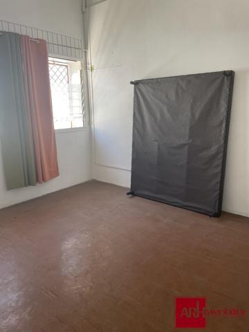 ST PIERRE Centre-ville - LOCAL COMMERCIAL