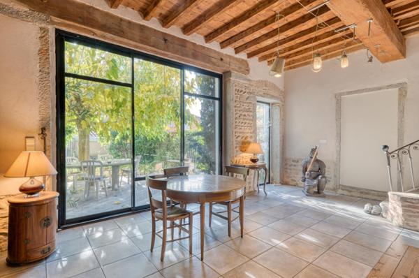 Maison familiale spacieuse 342 m2 avec  piscine — Rillieux-la-Pape