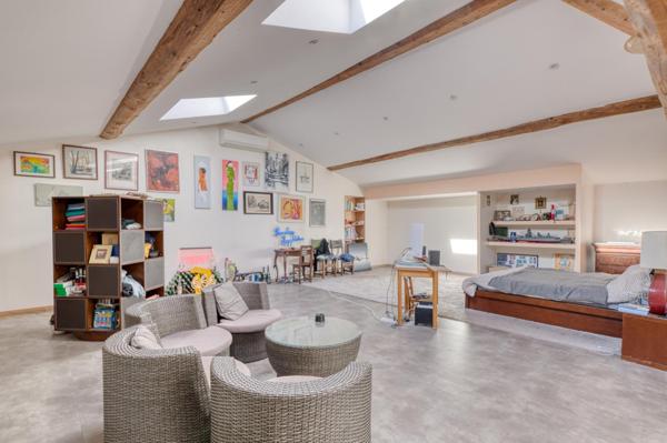 Maison familiale spacieuse 342 m2 avec  piscine — Rillieux-la-Pape