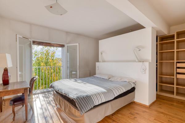 Maison familiale spacieuse 342 m2 avec  piscine — Rillieux-la-Pape